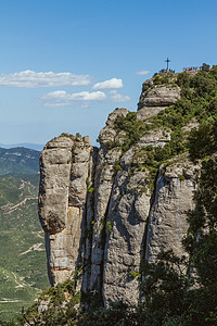 西班牙 蒙特塞拉特山峰教会山峰粉色旅行骑兵岩石登山者远足编队锯齿状图片