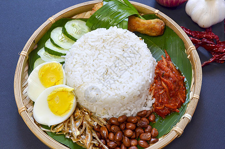 纳西莱马克香料烹饪油炸盘子马来语传统食物美食黄瓜花生图片