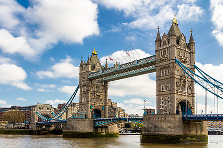 蓝色天空背景在英国伦敦的塔桥 日落 云彩美丽蓝色花岗岩纪念碑石头旅行地标王国景观国家运输背景