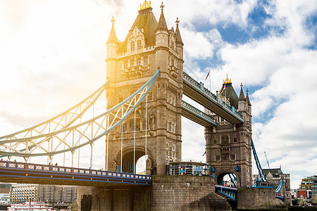 伦敦塔桥 在黄金时段 英国伦敦蓝色阳光石头运输国家景观王国花岗岩地标塔桥图片