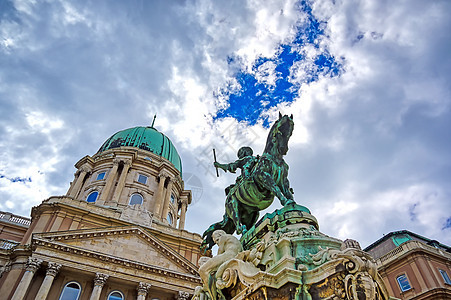 匈牙利布达佩斯Buda Castle首都地标建筑学蓝色爬坡景观城堡历史性城市建筑图片