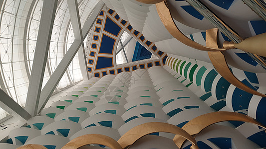 迪拜 内景 标志性的帆船酒店是世界上最独特的七星级酒店 世界第三高的豪华餐厅大堂奢华地标蓝色白色星星财富建筑学图片