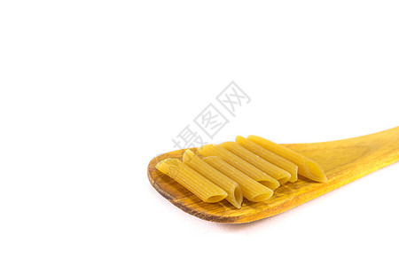 木勺上的通心粉烹饪午餐木头黄色黑色美食食物宏观白色面条图片