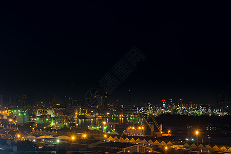 泰国曼谷市的夜间和交通建筑摩天大楼景观旅行酒店商业蓝色城市街道地标图片