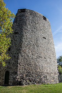德国最好的保存城堡中产阶级王朝废墟灰色格劳爬坡天空防御塔绿色蓝色背景图片