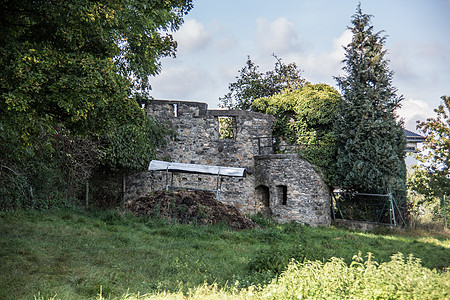 德国最好的保存城堡天空绿色石头夹石历史格劳石工王朝防御塔灰色背景图片