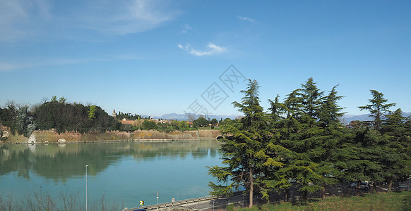 在的Garda湖上防御工事联盟建筑学地标明乔景观建筑城市图片