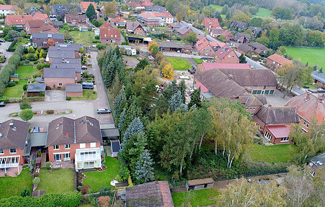 德国郊区居民点 有梯田住房 母亲的家园房地产家庭单户房屋视野财产天线住房地区住宅区图片