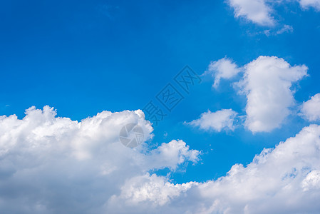 蓝色天空和白云的云彩墙纸环境晴天日光气候自由气氛天堂场景气象图片