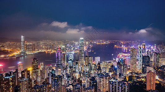 在维多利亚山峰的夜景中 香港天际线全景天空金融游客顶峰建筑市中心旅游城市商业港口图片