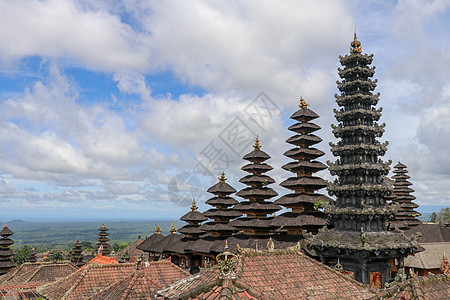 巴尔比萨基寺庙的神奇屋顶引人注意纪念碑游客旅行上帝信仰建筑学崇拜吸引力热带雕像图片