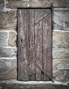 旧木头锁着的门图片