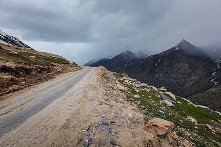 印度喜马拉雅山公路沥青山脉马路风景柏油小路图片