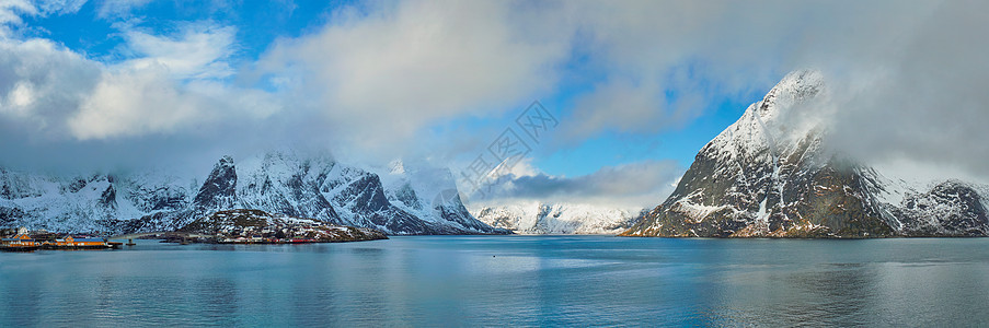 挪威峡湾和冬季的山峰 挪威洛福顿群岛旅行风景天空全景爬坡蓝色旅游季节悬崖岩石图片