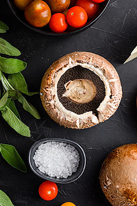 波塔贝罗蘑菇成分 用于烘烤 干酪奶酪和黑底的薯片图片
