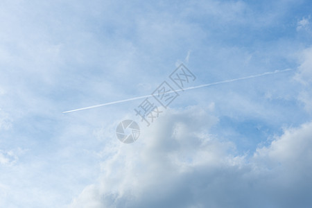 美丽的蓝色天空中的云朵季节环境天气气象气候臭氧气氛空气自由阳光图片
