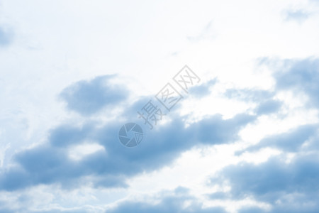 美丽的蓝色天空中的云朵气候气氛天气气象自由阳光季节臭氧晴天空气图片