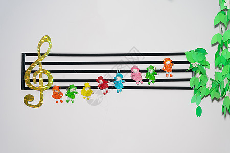 以婴儿飞镖形式出现的音乐音符图片