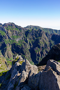 从皮科多阿列罗到山上的目光悬崖天空绿色风景蓝色岩石旅游旅行顶峰图片