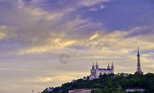 法国里昂圣母院城市地标旅行日落历史性大教堂纪念碑建筑教会天空图片