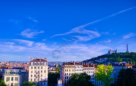 法国里昂圣母院景观历史性旅行地标纪念碑日落天空教会建筑城市背景图片