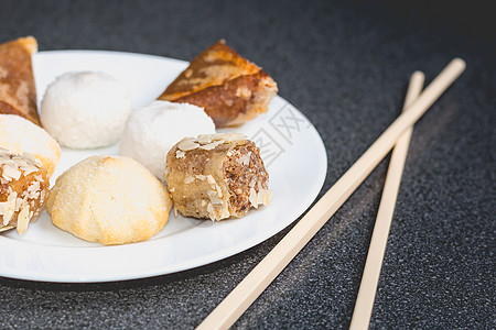 美味的亚洲自制糕点杂饭类 萨莫萨和礼物甜点芝麻美食面包烹饪营养馅饼食物小吃图片