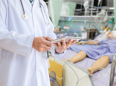 医院内持有药片的具有科技技术的病人的医生图片