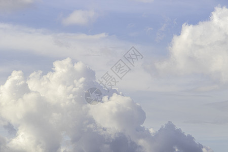 有云的蓝天空天堂晴天太阳天气空气风暴气氛多云蓝色白色图片