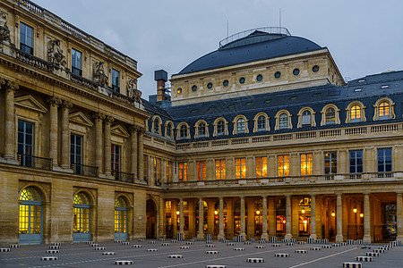 巴黎皇家万国宫博物馆建筑学女士历史城市城堡公园皇室旅游艺术图片