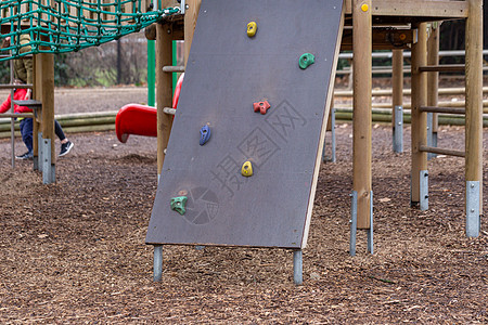 爬墙塑料螺柱安装把手挑战公园运动乐趣娱乐操场图片