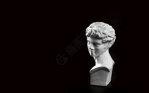 大卫雕塑的黑色背景艺术雕像石膏男性布料生活绘画男人石头古董图片
