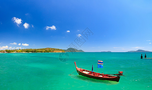 泰国普吉的船水晶娱乐冒险悬崖运输海浪天空海洋旅游海滩图片