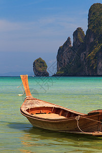 泰国Phi Phi岛美丽的海湾航海天空热带海岸旅行地平线血管运输旅游尾巴图片