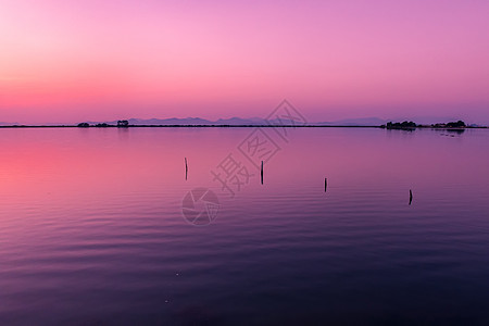 日落时的莱夫卡斯码头 希腊列夫卡达反射旅行地平线紫色风景橙子假期旅游港口图片