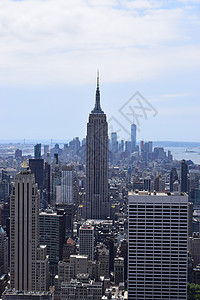 纽约曼哈顿的天际线 来自美国纽约市最顶层岩石观测甲板 阳光明媚的一天全景帝国市中心摩天大楼地标建筑天线景观天文台天空观景台图片