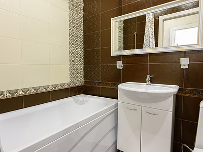浴室内一个旅馆房间内部的一块片段图片