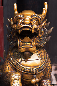 中国青铜龙雕像 在中国的佛教寺庙里神社旅游地标城市景点历史建筑学雕塑建筑旅行图片