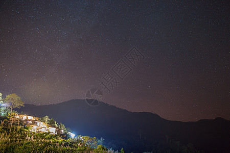 夜晚的银形和星星行星技术生态月亮科学天文学控制板森林天空天堂图片