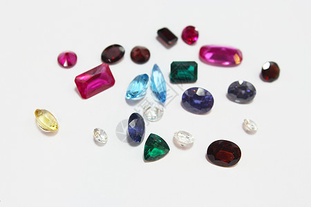 宝石收藏茶晶红宝石首饰钻石白色绿色石头水晶石榴石图片