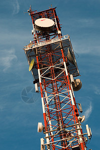 通讯塔车站发射机天空信号技术海浪接待电讯盘子播送图片