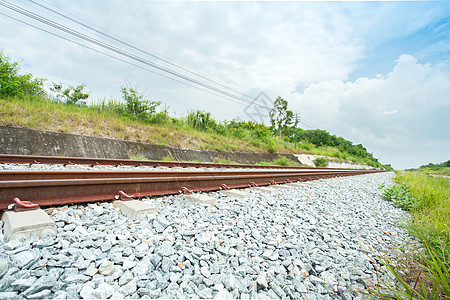 沿泰国川布里省铁路沿线的泰国旅行火车车站机车车辆交通通勤者国家乡村图片