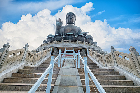 天天大佛像 蓝蓝天空背景图片