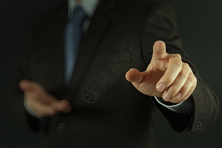 商务人士手按虚拟屏幕上的假想按钮商业男人监视器人士技术手势男性展示成功手指图片