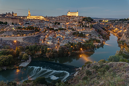 托莱多与塔格斯河在西班牙的景象图片