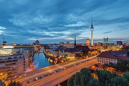 与著名的电视塔一起在柏林市中心旅游摩天大楼天空主场游客景观日落假期市中心教会图片