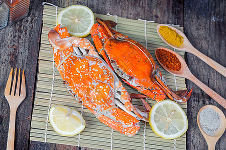 黑底蟹虾 大螃蟹和深底虾美食螃蟹烹饪盘子草药餐厅奢华钓鱼动物海洋图片
