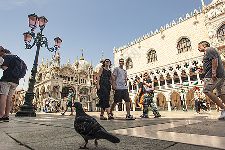 威尼斯圣马克广场 在阳光明媚的第二天城市蓝色地标缆车历史景观广场历史性游客旅游图片
