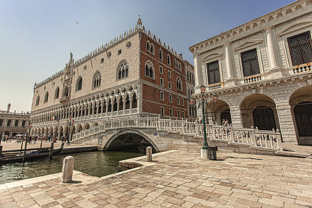 威尼斯的索士皮桥 在阳光明媚的日子图片
