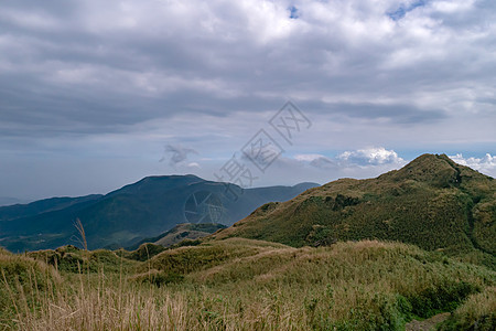 台湾台北长明山国家公园的吉青山地貌植物场地蓝色绿色风景天空旅行森林旅游图片