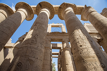 古代埃及象形文字雕刻在寺庙柱上考古学旅游建筑建筑学柱子文化景区天空目的地宗教图片